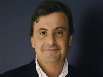 Carlo Calenda raccomanda Aivelixio